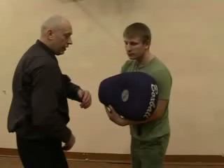 Как купить футболку фсб между неуклюжие